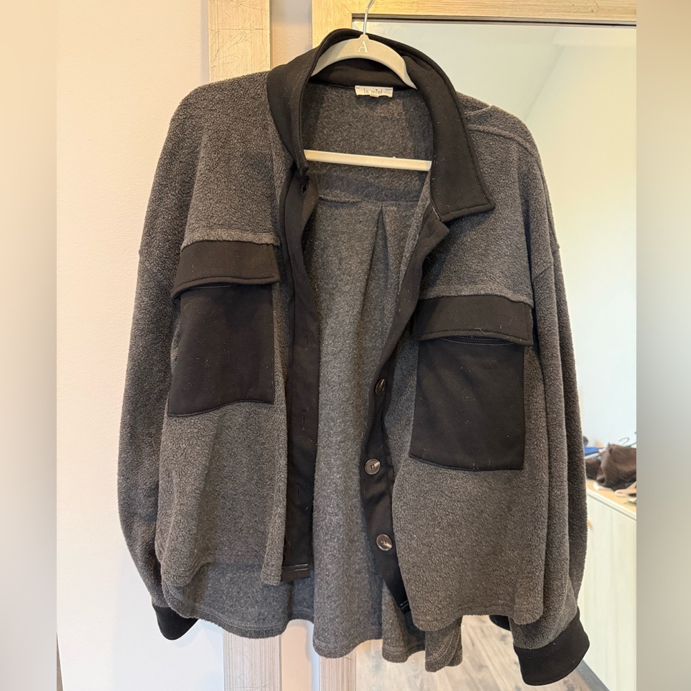 LA MIEL Grey and Black Fleece Top